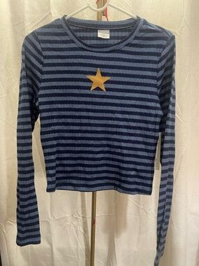 No Boundaries Navy & Light Blue Striped Star Crewneck Top